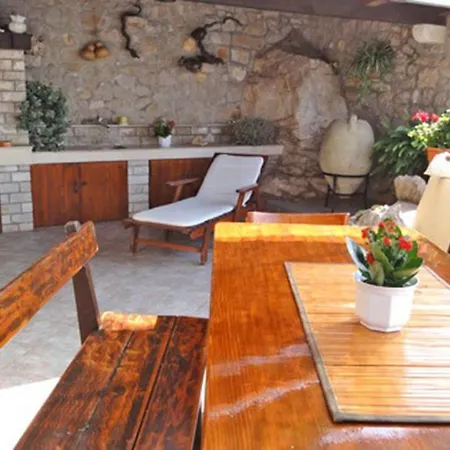 فندق Stone With Private Pool & Rocky & Fantastic Sea View , Bay 4*