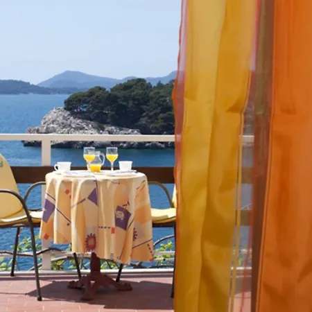 Stone With Private Pool & Rocky & Fantastic Sea View , Bay 4*