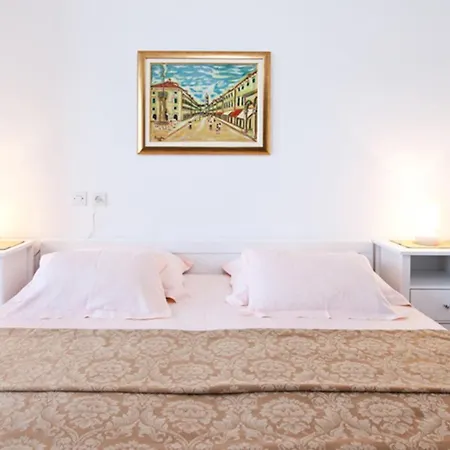 Stone With Private Pool & Rocky & Fantastic Sea View , Bay 4*