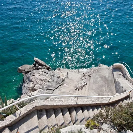 Stone With Private Pool & Rocky & Fantastic Sea View , Bay فندق